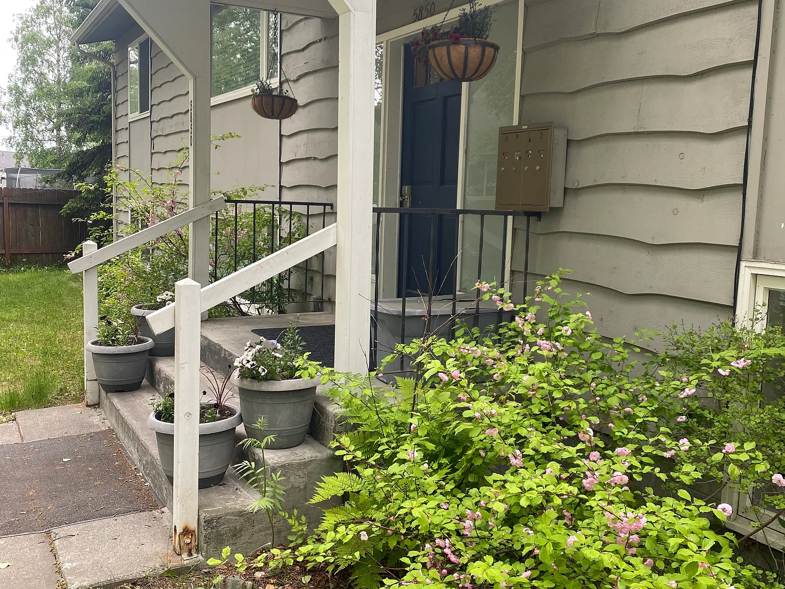 2 bed, 1200 sqft, $1,975 — Photo 2