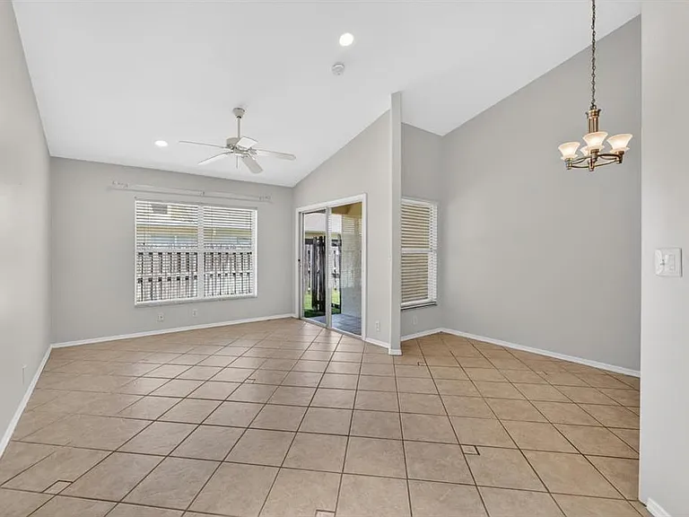 658 Green Valley Rd #B3 — Photo 40