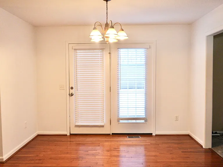 2427 Lindsay Rd — Photo 15