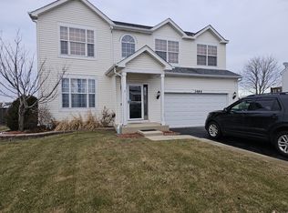 1484 Woodland Dr, South Elgin, IL 60177