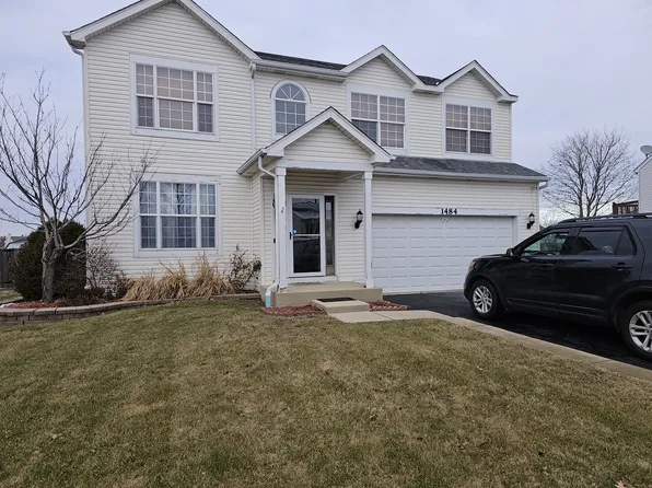 1484 Woodland Dr, South Elgin, IL 60177