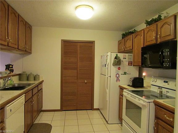 4th image of 8647 Scenicview Dr #F104