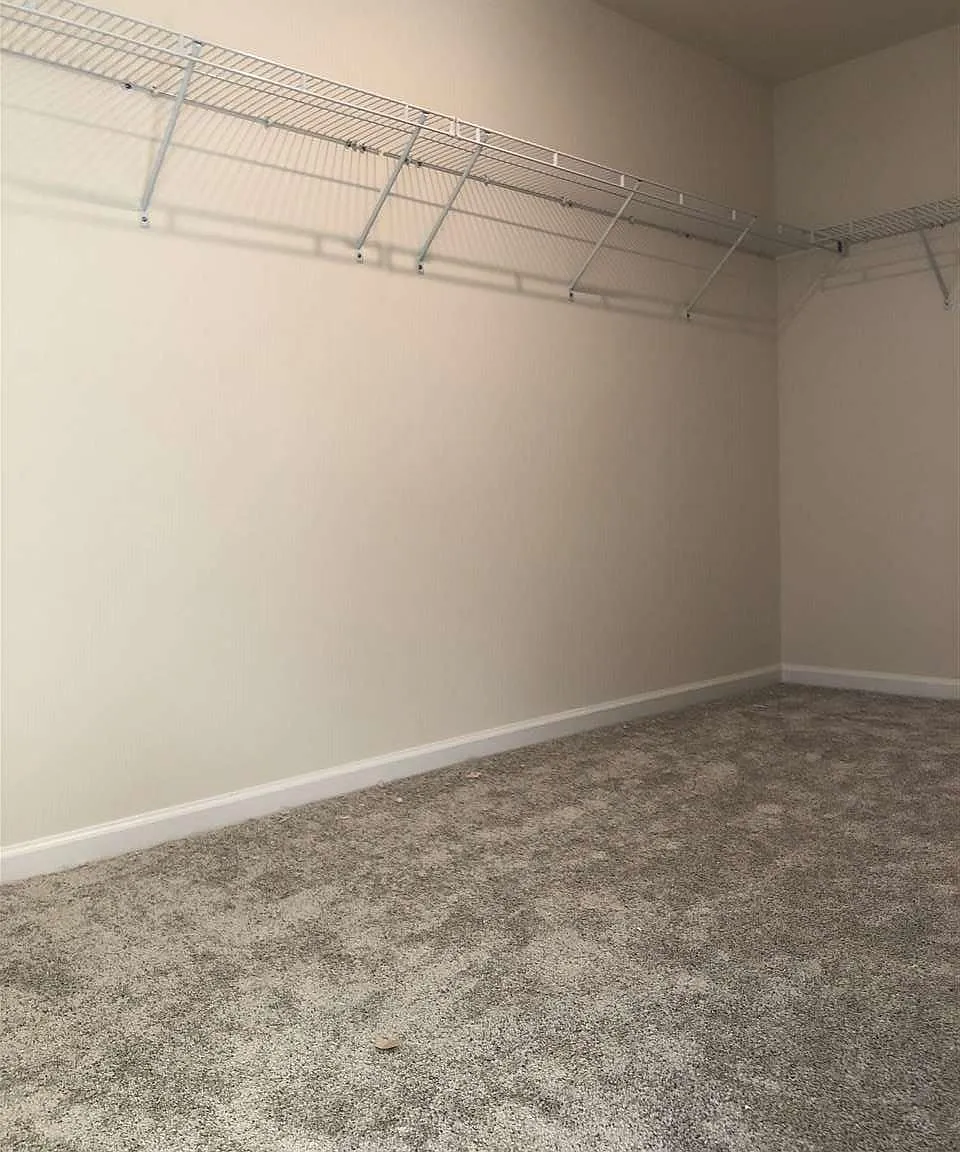 3 bed, 2.5 bath, 1786 sqft, $2,045 — Photo 3