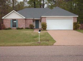 320 Willow Bay Dr, Byram, MS 39272