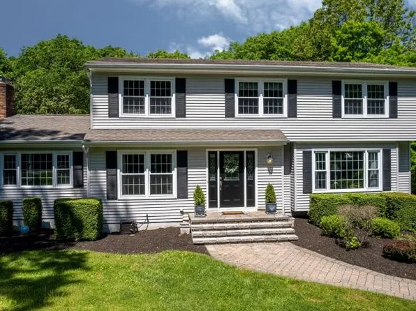 14 Ashwood Trl, Long Valley, NJ 07853