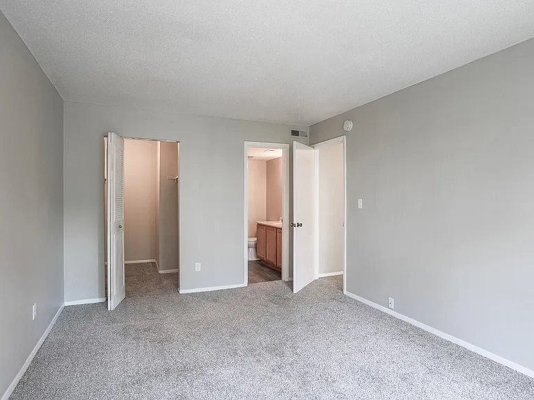 Brandywine Crossing Apartments — Photo 11