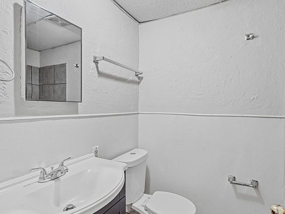 5th image of 204 E Main St #204AMAIN