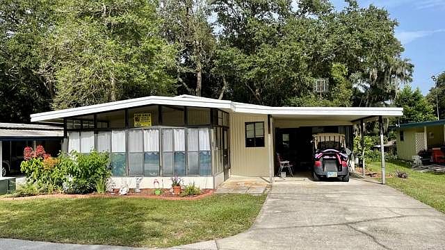 1st image of 111 Magnolia Dr