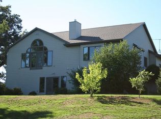 7539 Green Meadow Rd, Oshkosh, WI 54904