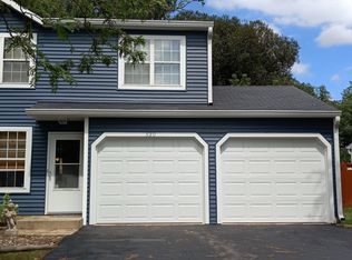 520 Normandie Ln, Round Lake Beach, IL