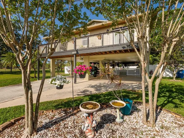 5600 LEE STREET NE, ST PETERSBURG, FL 33704