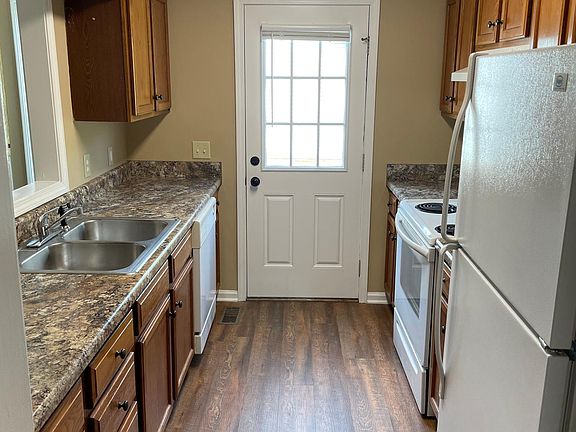 4th image of 928 Nottingham Dr