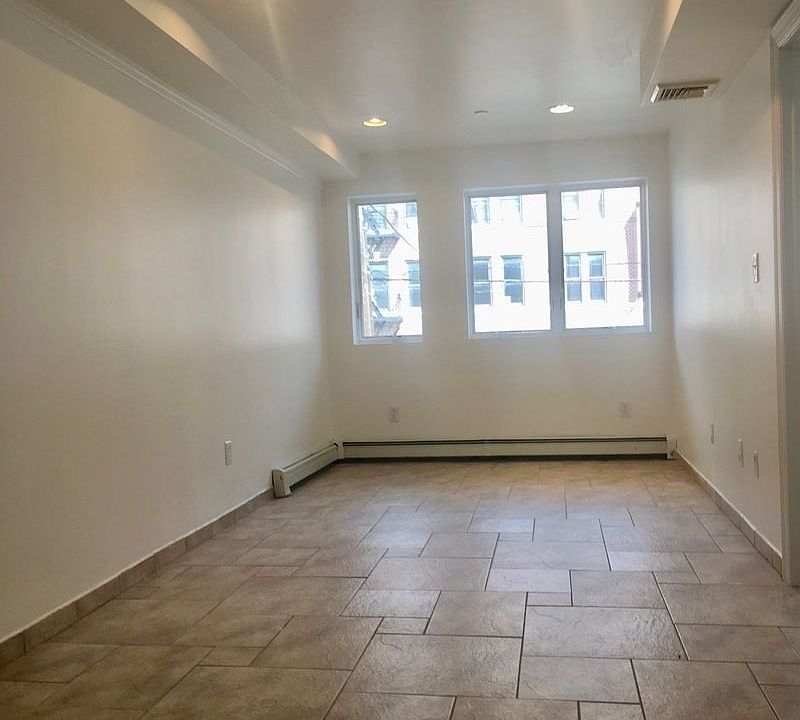 1st image of 2310 30th Ave APT 2A