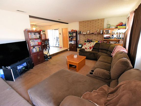 2nd image of 17374 Aspen St