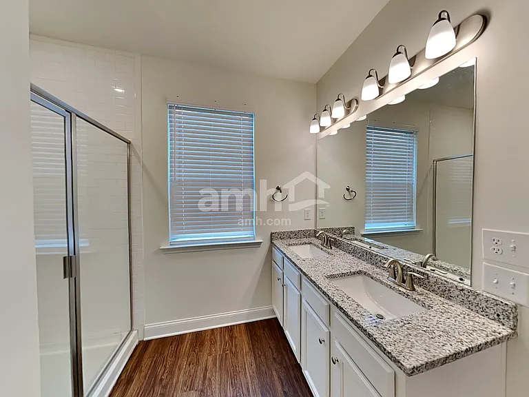 5085 Hudson Valley Dr — Photo 15