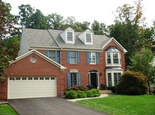 8618 Oak Chase Cir, Fairfax Station, VA 22039
