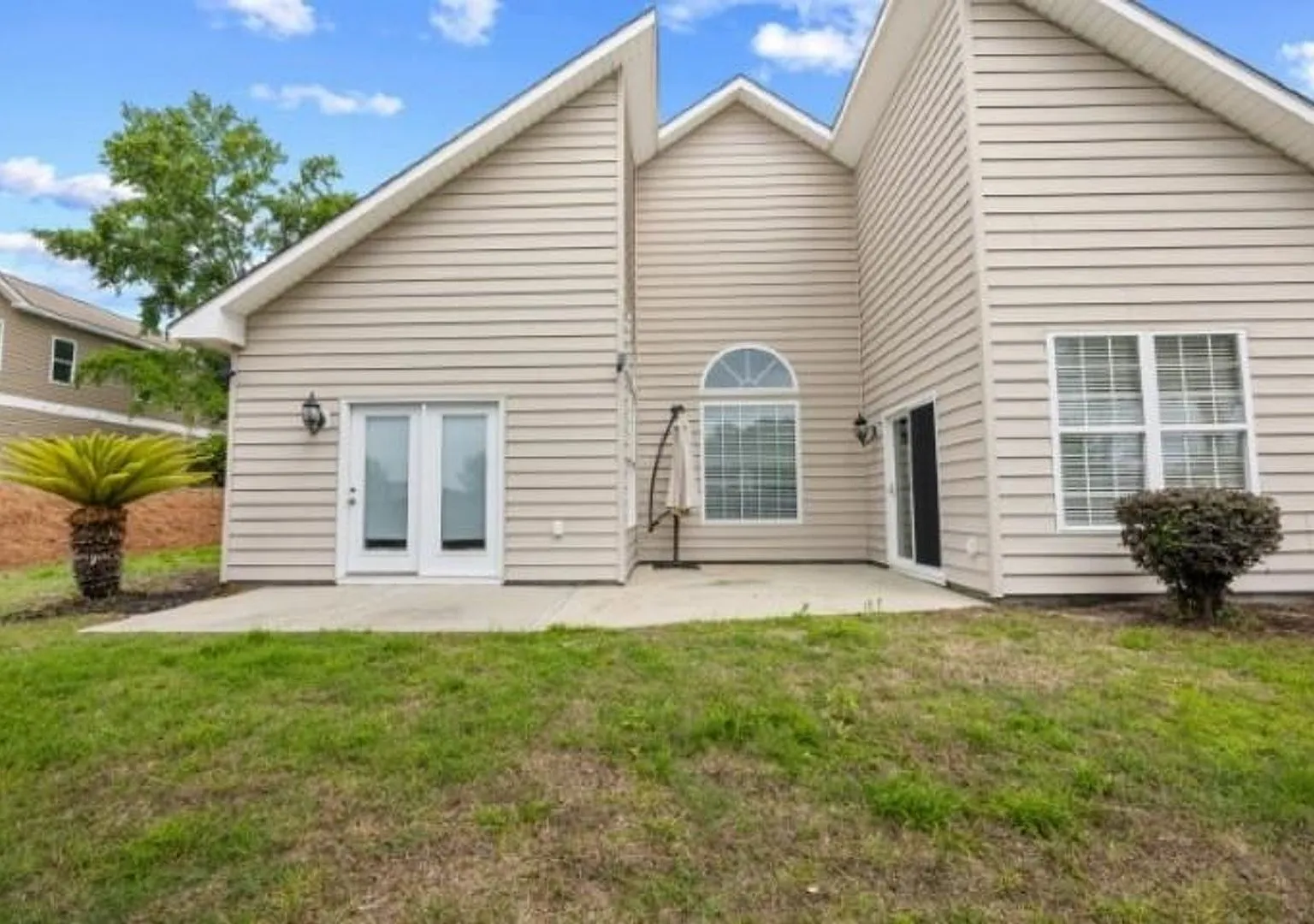 Surfside Beach Club Home!! Available Immediately! — Photo 3