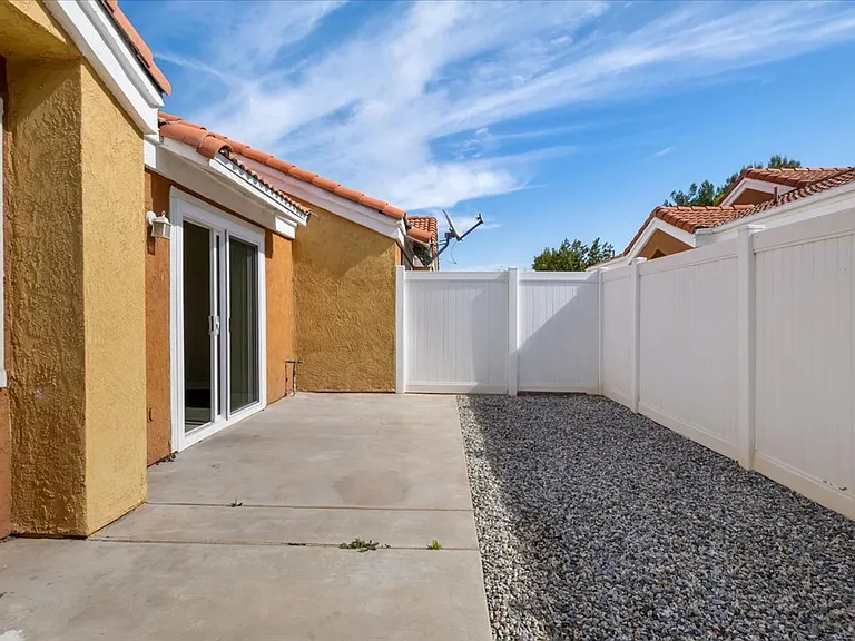 Concord Villas Patio Homes - Riverside, CA — Photo 28