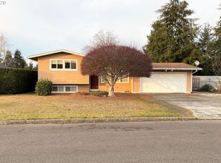 2720 Greenbriar St, Reedsport, OR 97467