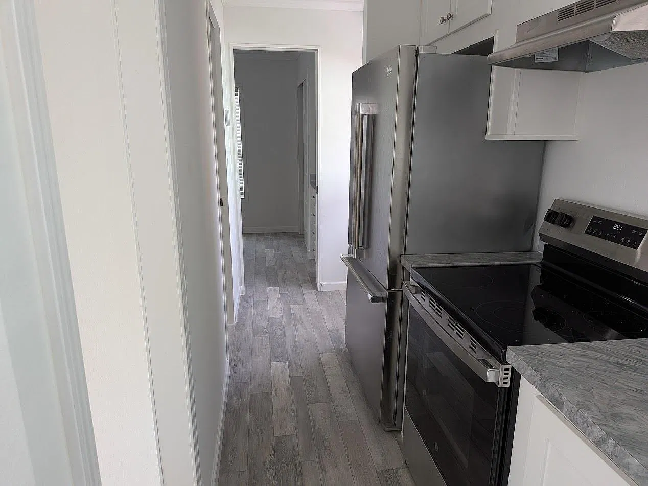 1 bed, 1.0 bath, $1,124 — Photo 3