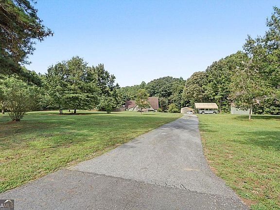 4th image of 398 Woodrow Kay Rd