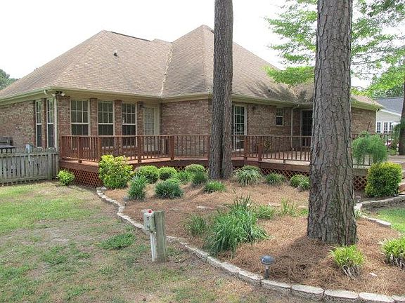 3rd image of 106 Lane Tree Dr