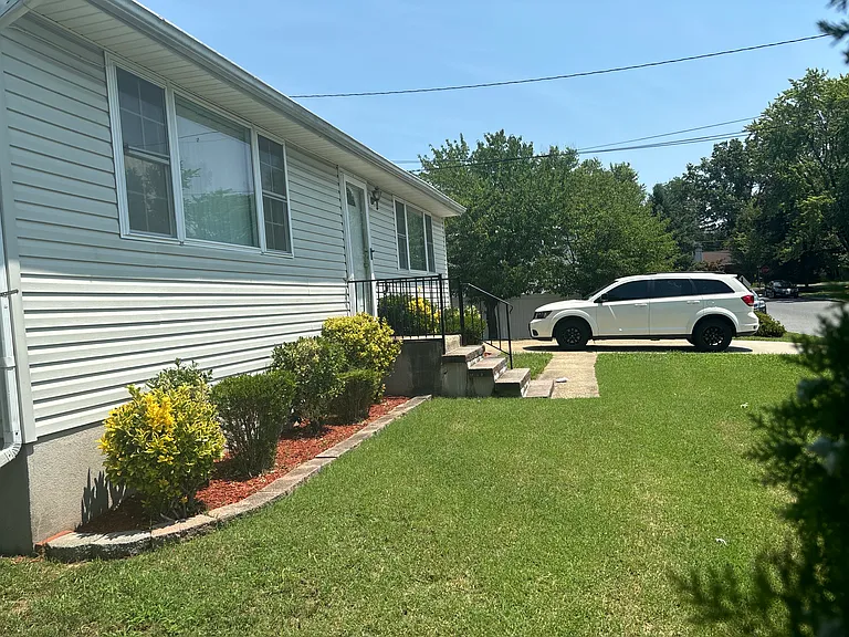 29 Brewer Ave — Photo 4