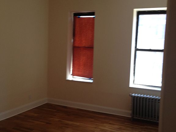 3rd image of 880 47th St APT A1
