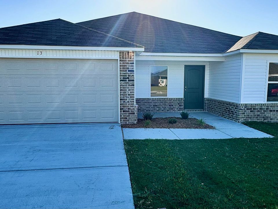 1st image of 13 Farmhouse Cir