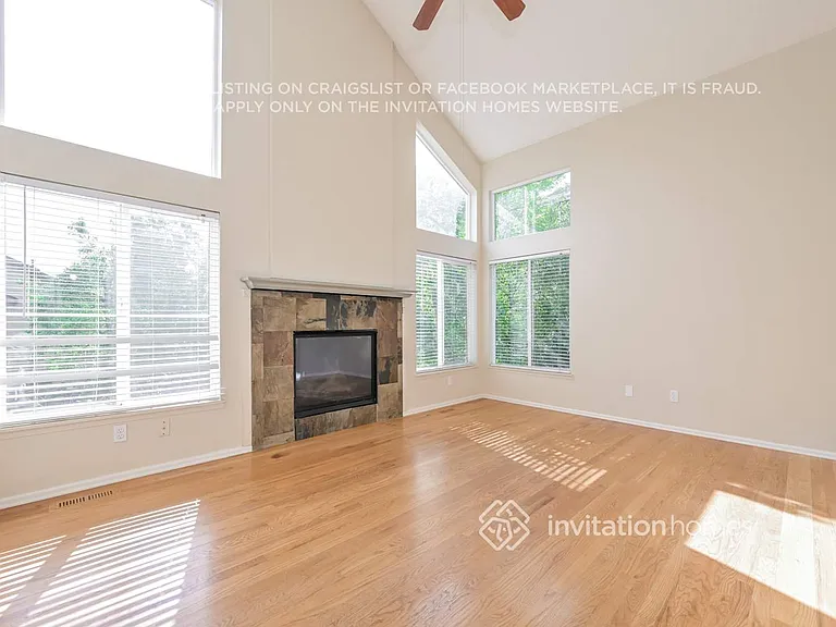 1572 Beacon Hill Dr — Photo 6