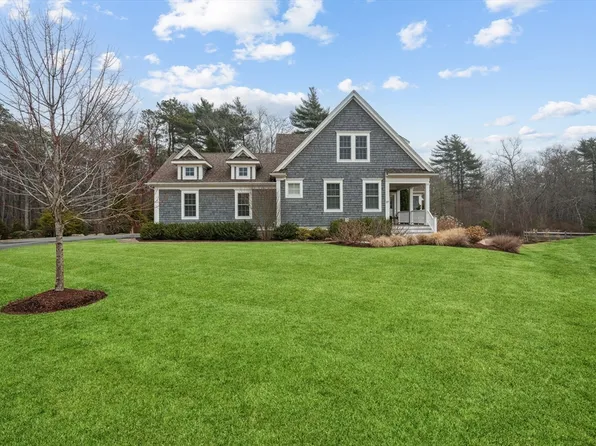 27 Fieldstone Dr, Mattapoisett, MA 02739