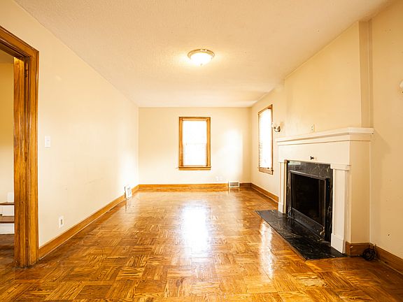 3rd image of 641 Yeoman St
