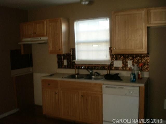 2nd image of 211 Pangle Dr