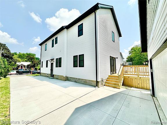 5th image of 442 Ardmore Dr