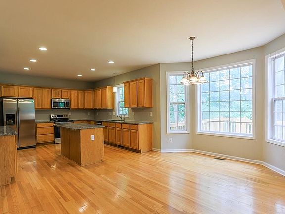 3rd image of 2700 Hampton Park Dr