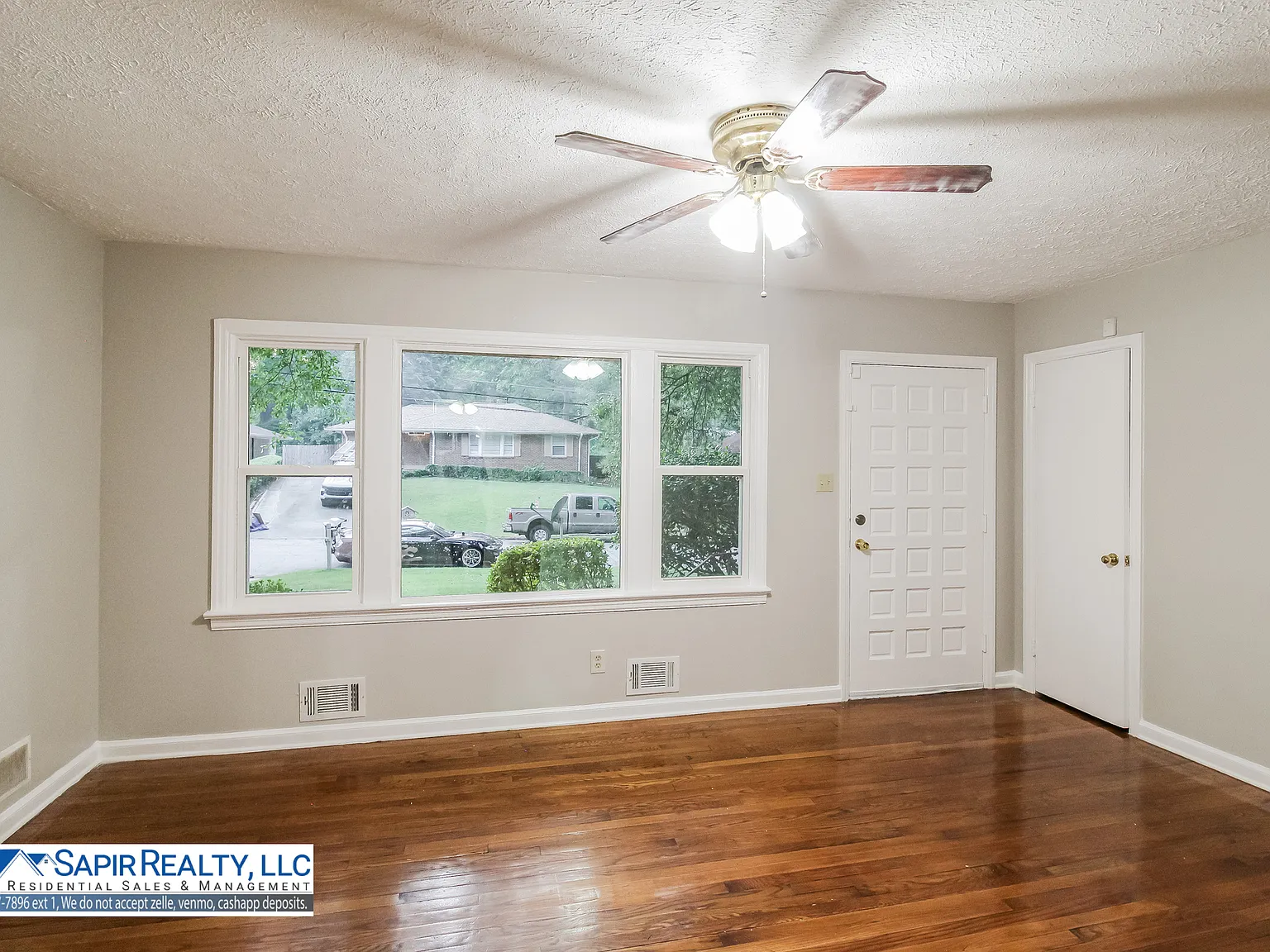 4 bed, 2.0 bath, 1372 sqft, $2,800 — Photo 2