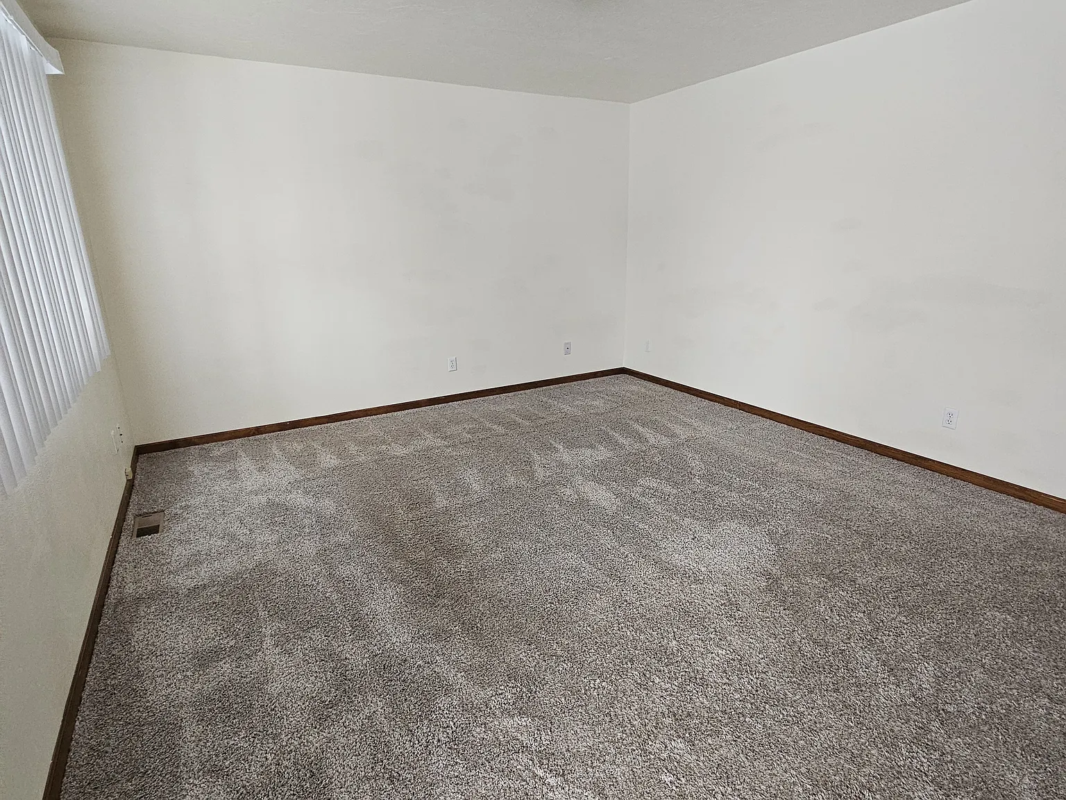 3 bed, 1.5 bath, 1100 sqft, $1,495 — Photo 3