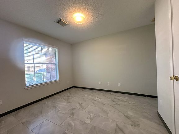 5th image of 7719 Cloverlake Ct