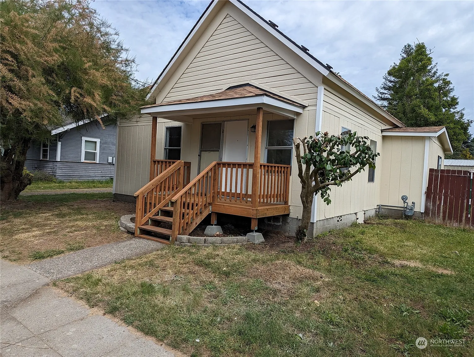 415 E Main Street photo 1