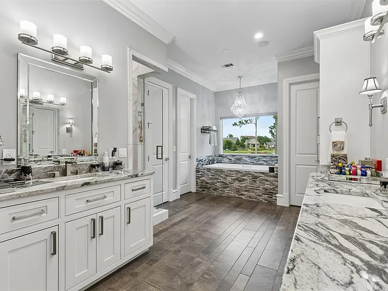 517 Pine Island Cir — Photo 18