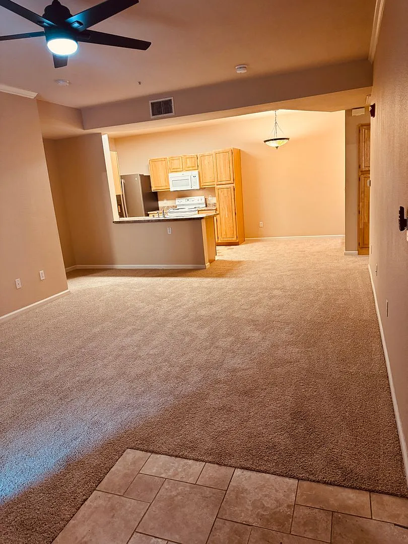 Galleria Condo on Gibson. Ground Floor Private Condo Near Clubhouse — Photo 2