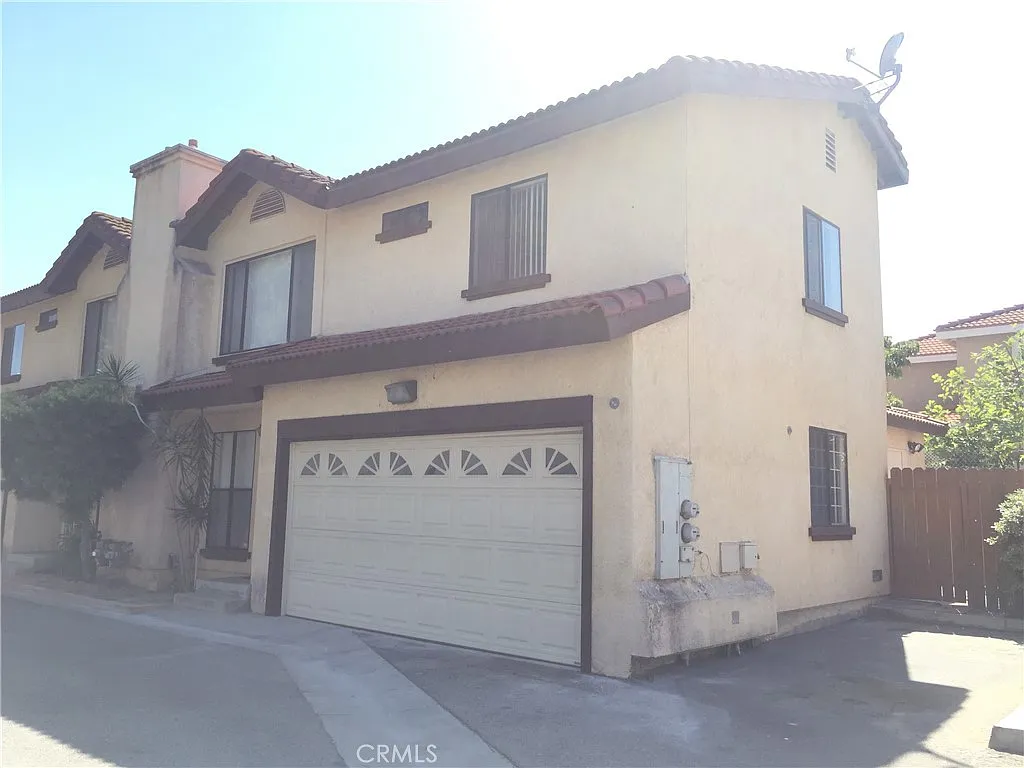 3 bed, 2.5 bath, 1095 sqft, $3,500 — Photo 1