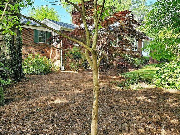 2nd image of 727 Hillside Ave