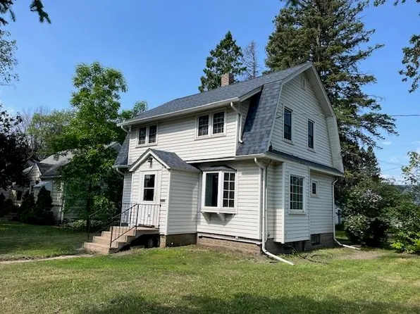 1901 Southern Dr, Virginia, MN 55792