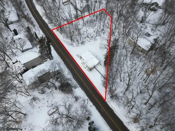 4736 N Shore Dr, Mound, MN 55364