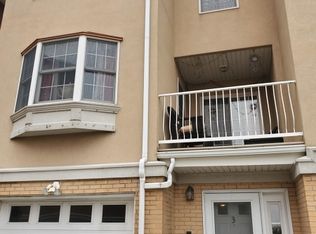 3 Harbor Front Ct, Elizabethport, NJ 07206