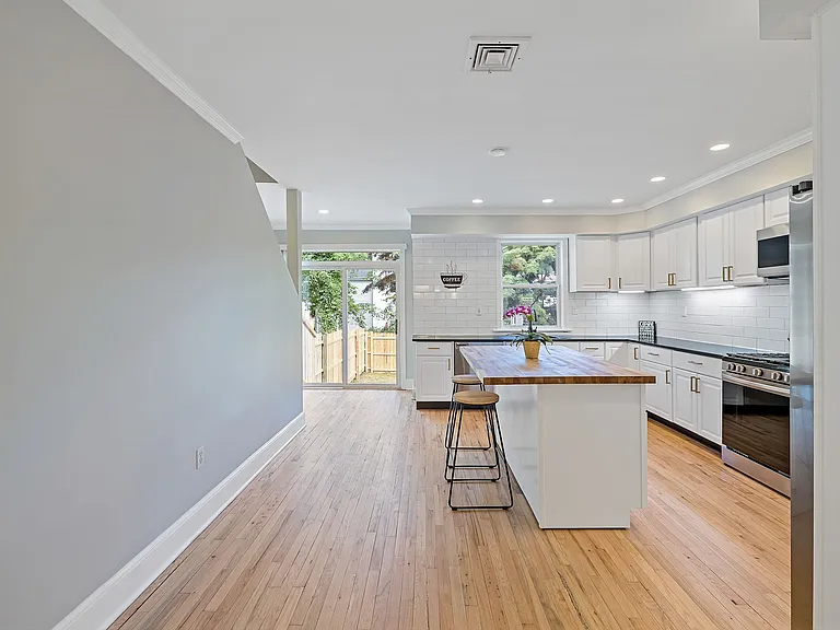 7 Edgewood St #B — Photo 11