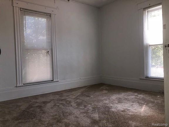 5th image of 550 S Main St