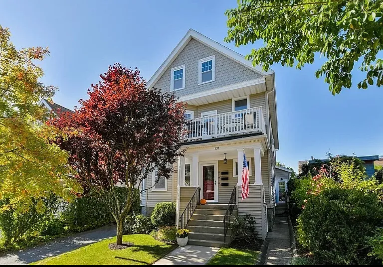 102 Fletcher St — Photo 1