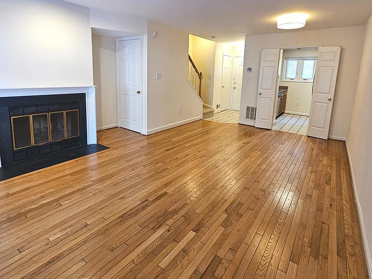 1119 N Stuart St #B — Photo 6